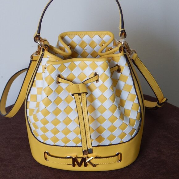 Michael Kors REED Medium Drawstring Belted Intertwined Yellow Bucket Bag NWT - Picture 3 of 12
